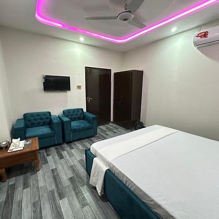 Decent Lodge Guest House İslamabad Dış mekan fotoğraf