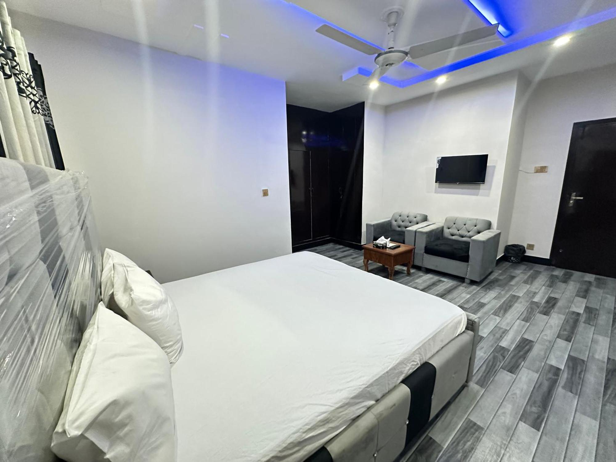 Decent Lodge Guest House İslamabad Dış mekan fotoğraf