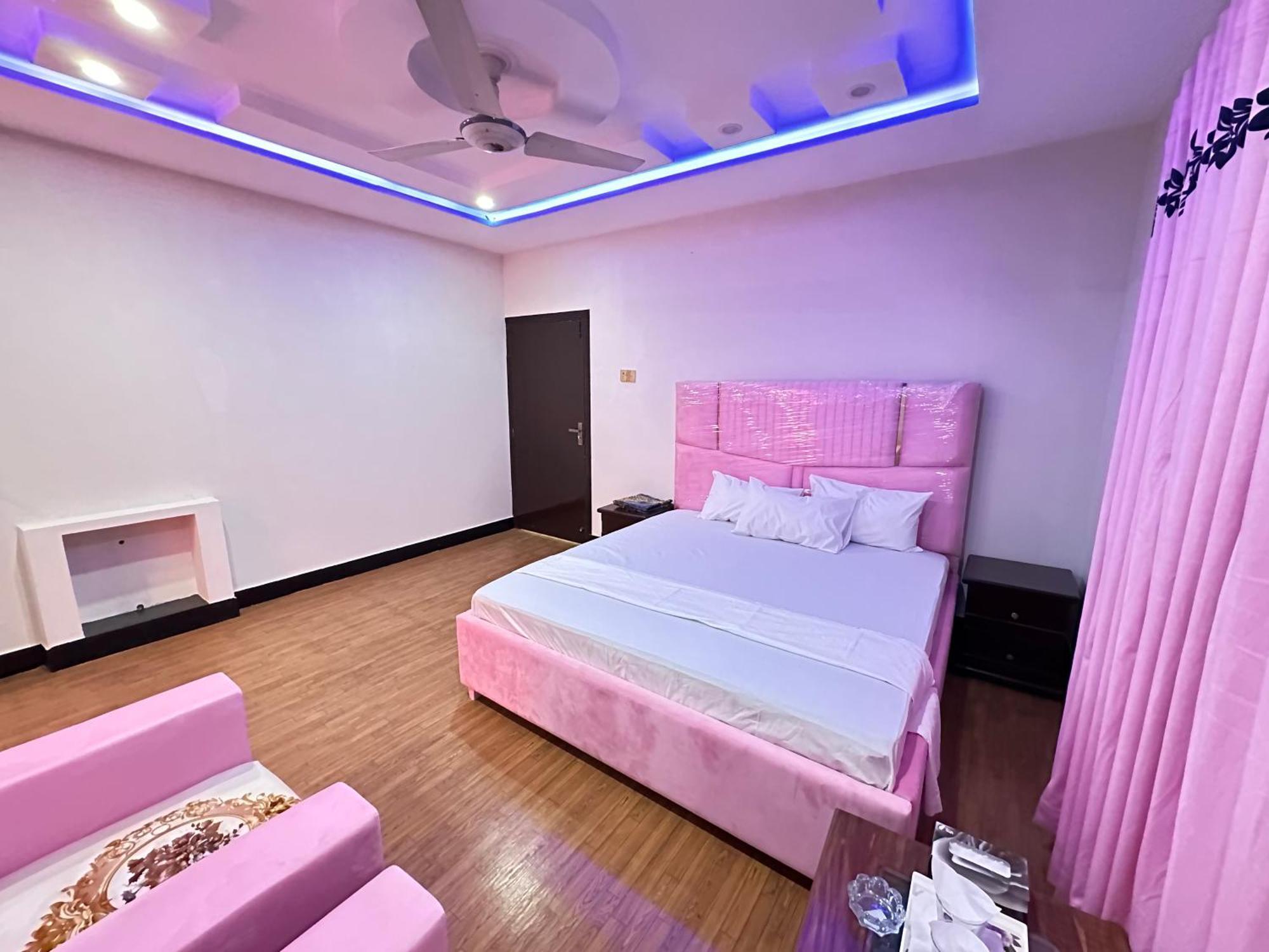 Decent Lodge Guest House İslamabad Dış mekan fotoğraf